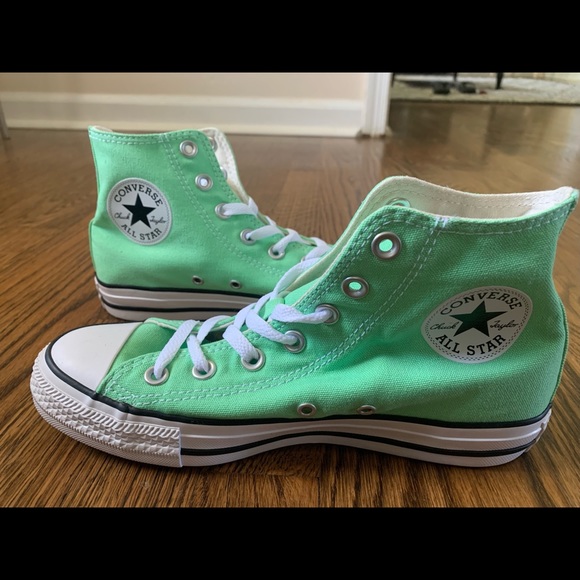 Converse Chuck Taylor hi-tops, womens - Picture 3 of 4